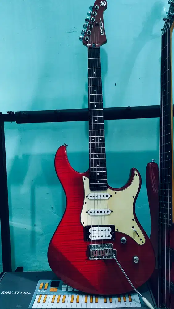 Yamaha Pacifica 212 VFM