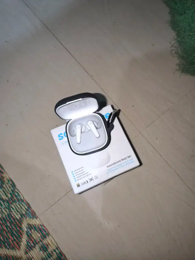 Soundcore R60i bonus softcase