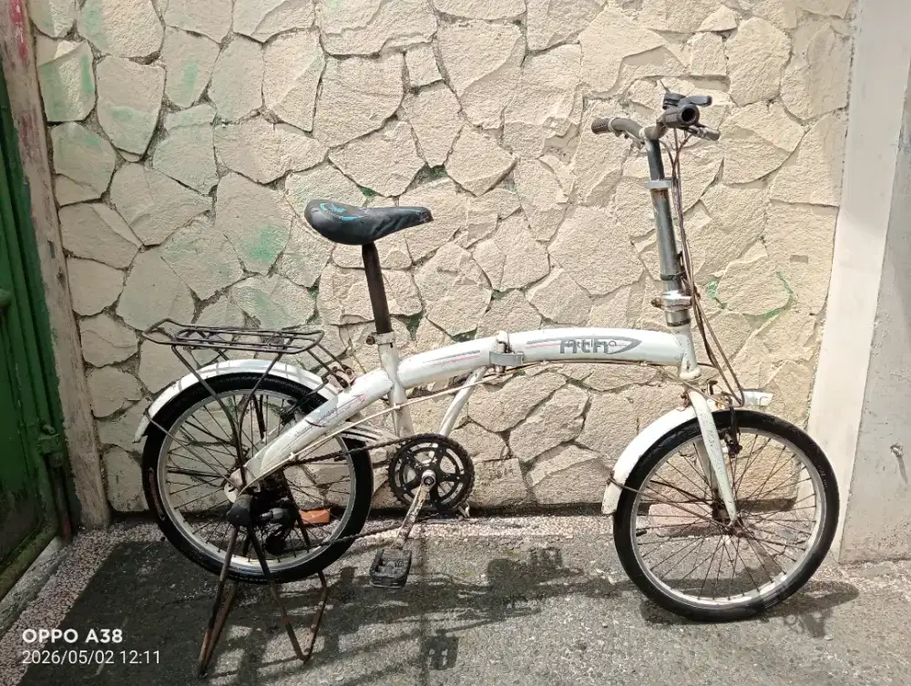 Jual butuh sepeda lipat UK 20 gigi 6 speed minus pemakaian