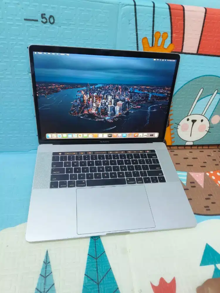 Laptop Murah MacBook Pro Retina 15in 2017 core i7 VGA 16/500gb