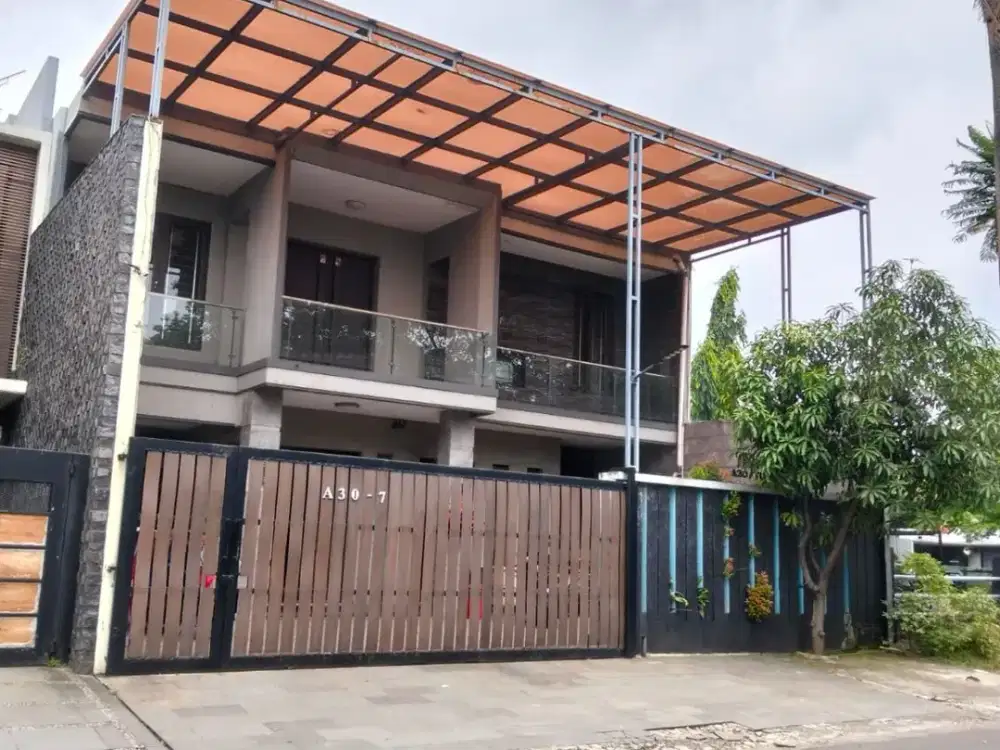 Rumah Mewah di Banjar Wijaya Boulevard