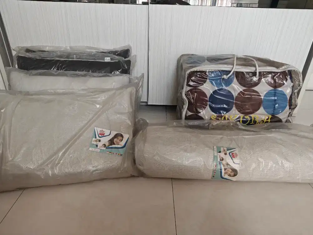 Jual bundling 4 Bantal, 1 guling, 1 bedcover uk2x2