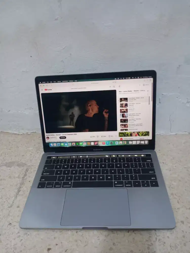 Laptop Murah MacBook pro retina 13in 2017 TouchBar i5 ram 8 SSD 256