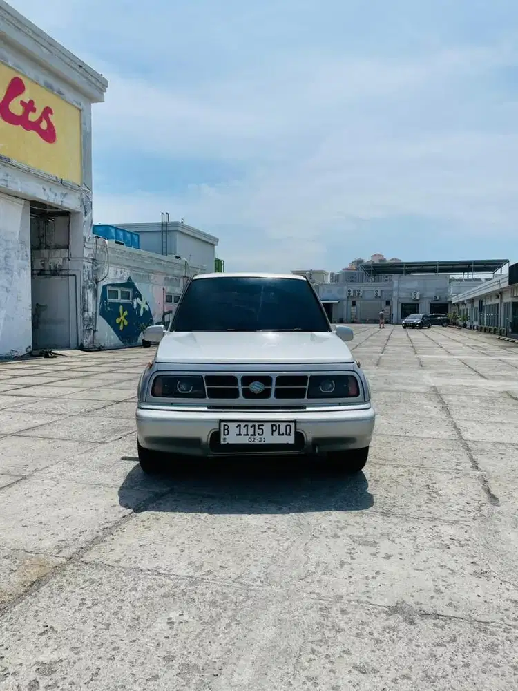 Suzuki Escudo 2000 Bensin