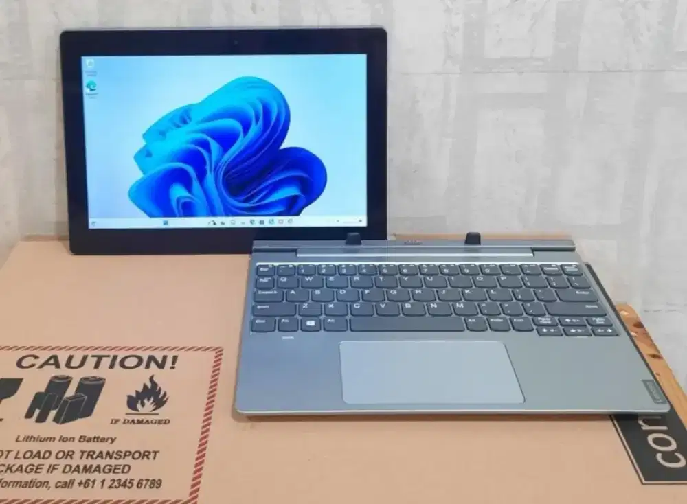 Lenovo D330 detachable laptop