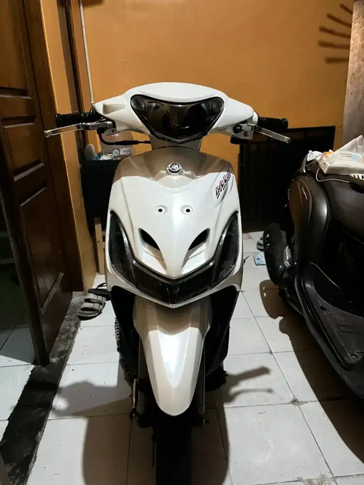 Mio Smile 2011 putih