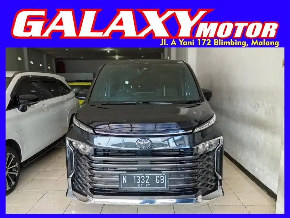 Toyota Voxy 2.0 AT 2022 Pajak Baru Km 18rb