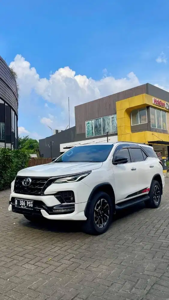 TOYOTA FORTUNET 2.4 VRZ GR AT 2021 HITAM PROMO MURAH DP MINIM
