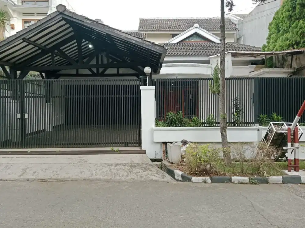 MURAH!!! RUMAH LAMA TERAWAT AREA PASTEUR CIBOGO SUKAJADI DEKAT MARANATHA BANDUNG
