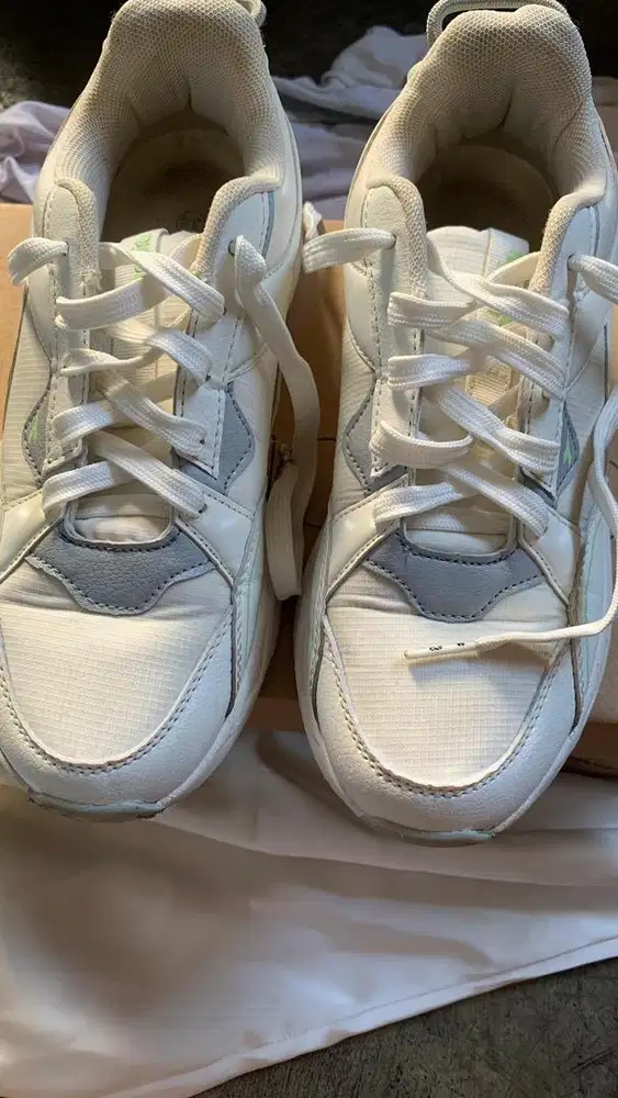 sepatu diadora magen