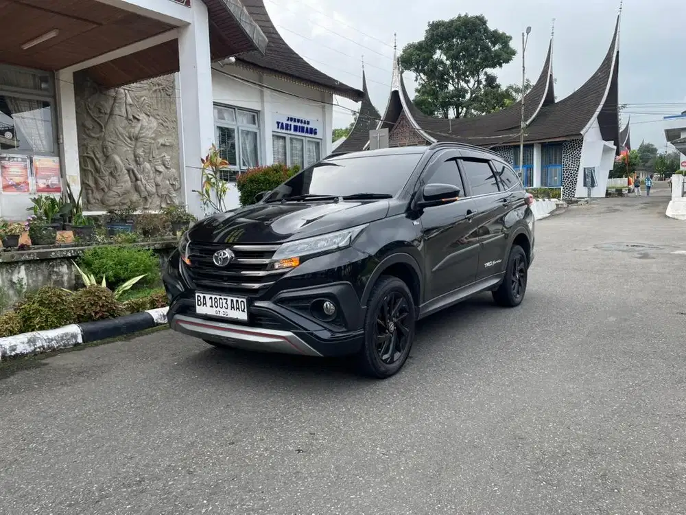 Toyota Rush TRD Sportivo type Tertinggi 2019 AT (Matic) – Hitam
