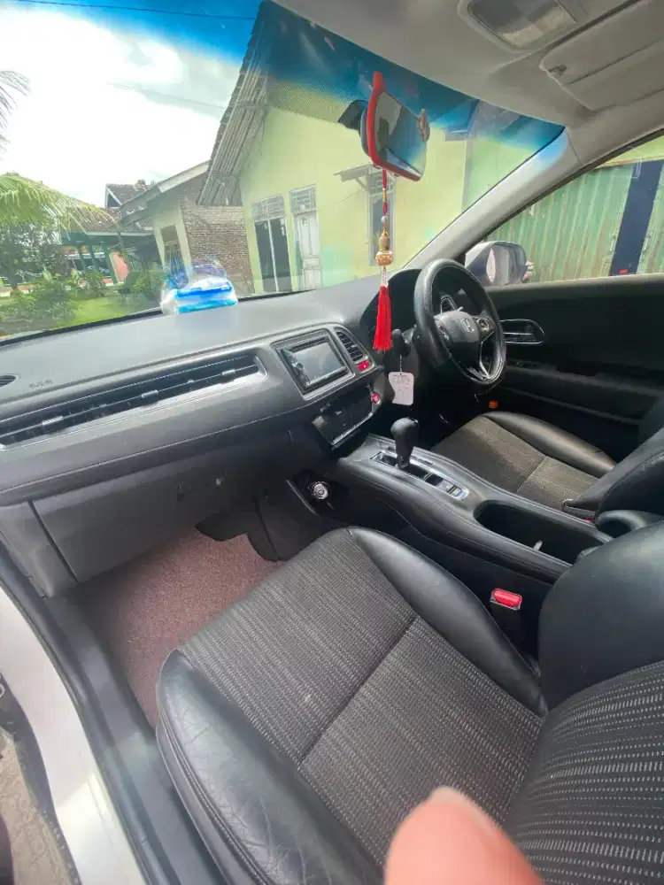 Honda hrv 2015 type E.