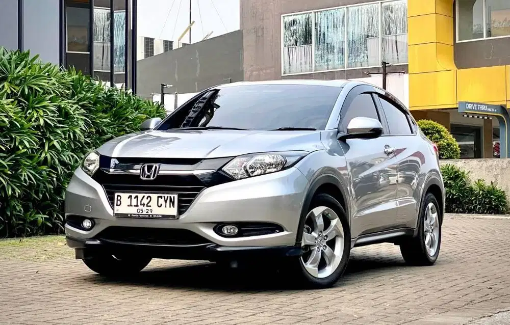 HONDA HRV 1.5 E CVT 2018 SILVER PROMO MURAH DP MINIM