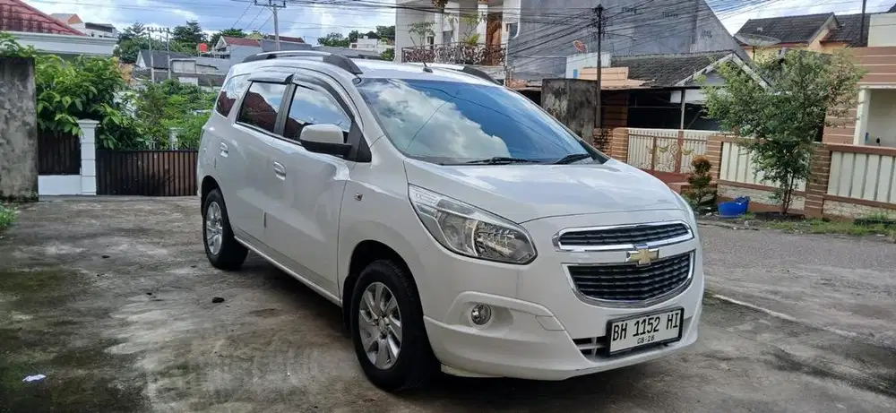 CHEVROLET SPIN 1.5 LTZ PUTIH