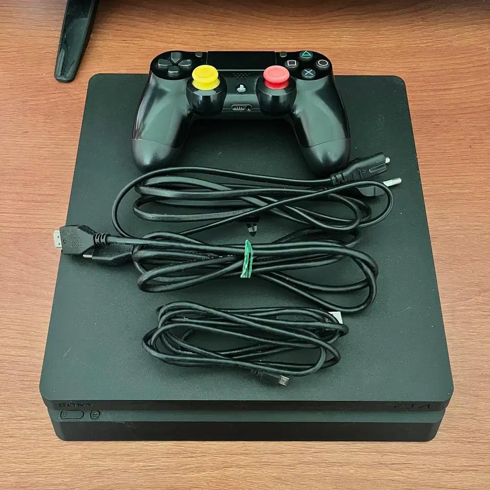 PS4 Slim 1TB Full Set ex Garansi Resmi Sony Indonesia