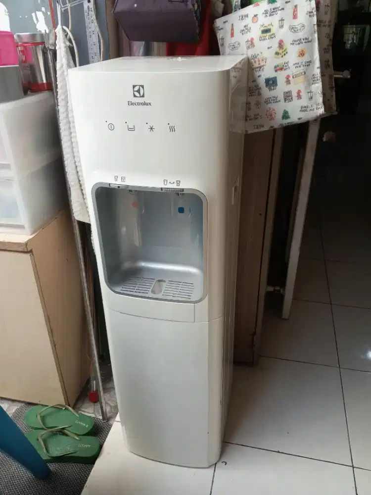 Dispenser maharin ajah bos ku
