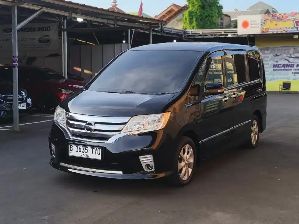 Nissan Serena HWS 2.0 matic 2014