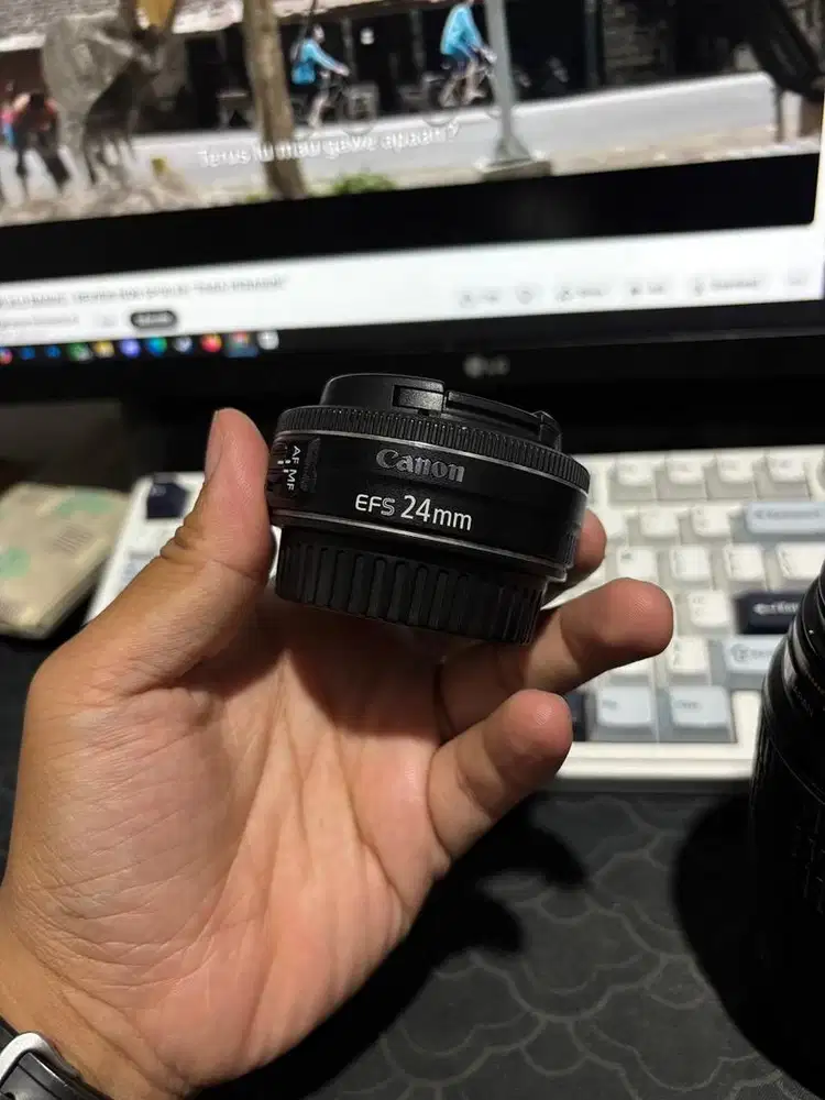 Lensa Canon 24mm Lensa Pancake