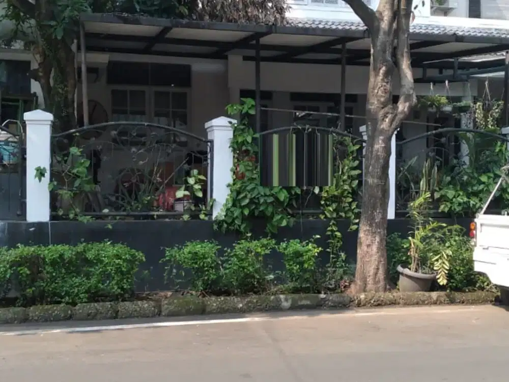 Dijual Rumah Strategis Terawat di Pinggir Jalan Dekat Bintaro Trade Center di Sektor 9 Bintaro Af-16339