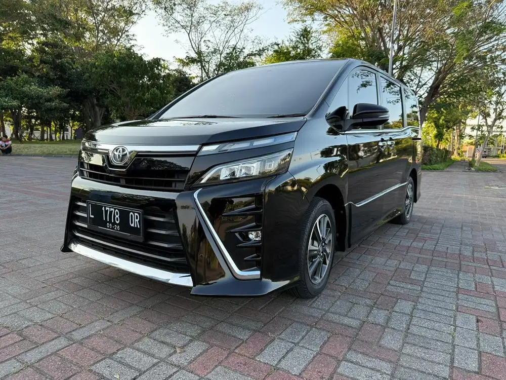 TOYOTA VOXY 2.0 MATIC 2021 DP MINIM