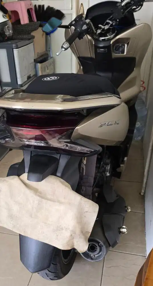 Honda PCX 150 CBS gold