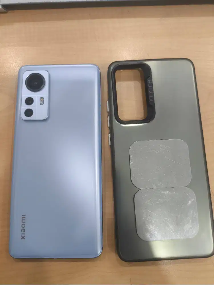 XIAOMI 12 5G SNAP 8 GEN 1, 8/256, LAYAR MULUS, BATRE BARU AWET, BEKTIM