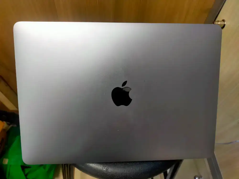 Dijual MacBook pro 13-inch 2019 TOUCH BAR Intel i5 Quad core Ram 8GB
