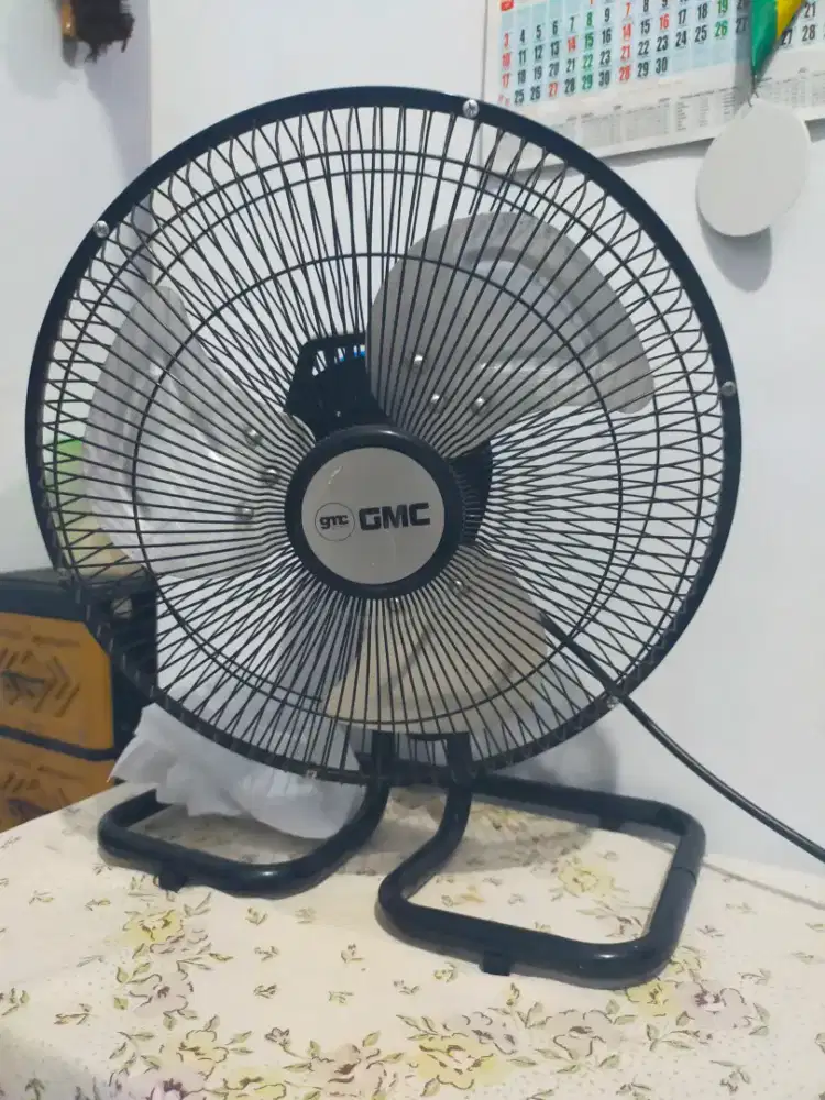 Kipas Angin meja  GMC