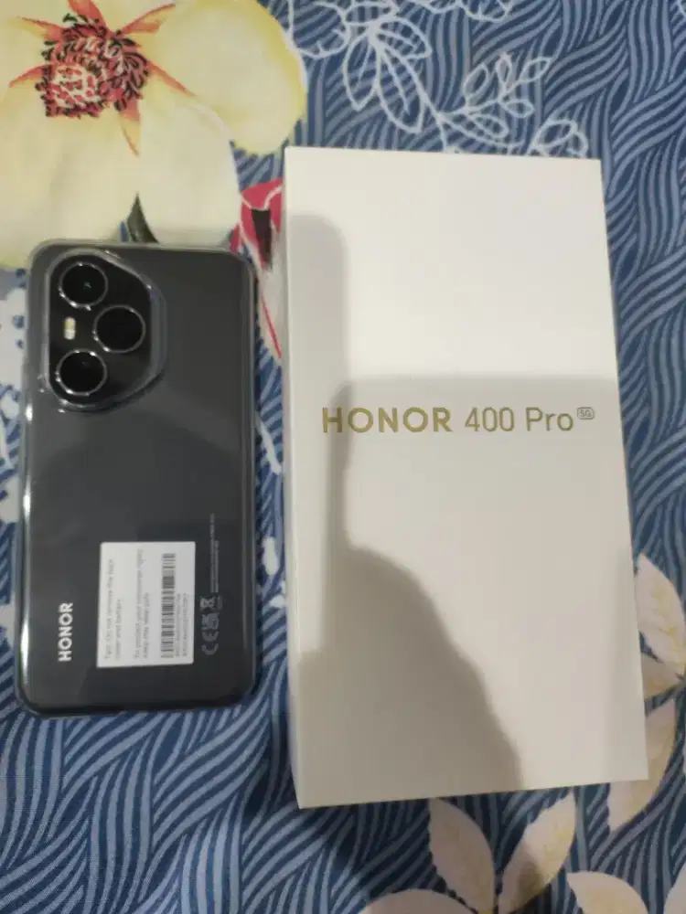 Honor 400 Pro Warna Hitam