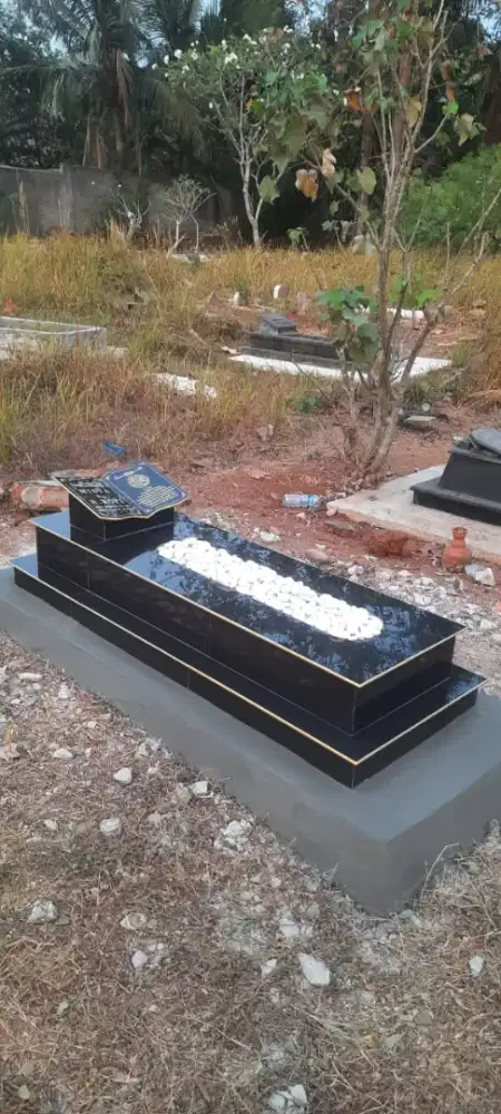 BATU NISAN KERAMIK