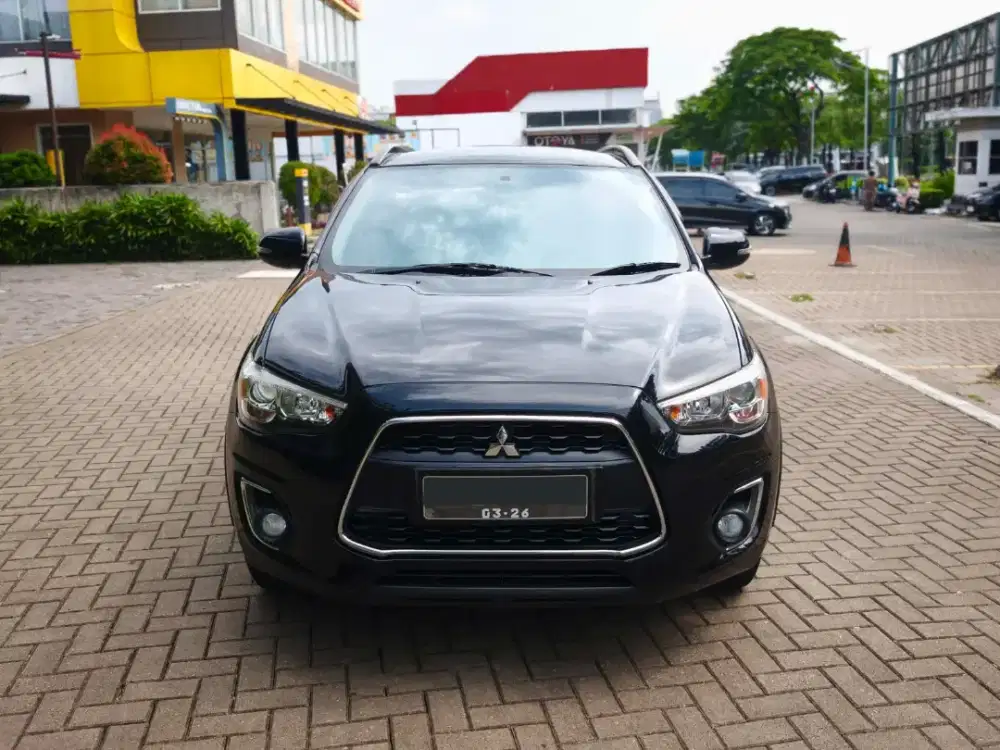 Mitsubishi Autlender Px at 2015 Hitam