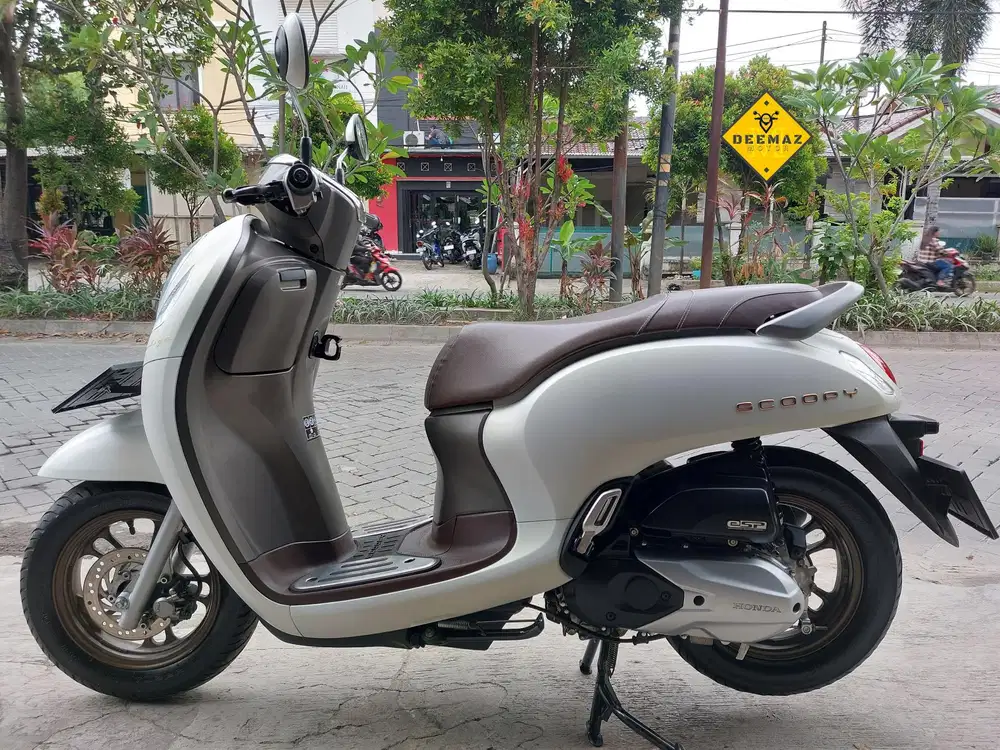 (DP 300 Rb)‼️ Scoopy Prestige Keyless Putih 2023 Cash / Kredit