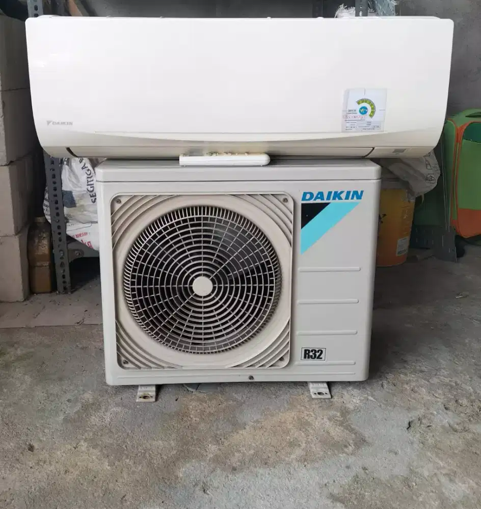 AC second 1/2pk low watt R32