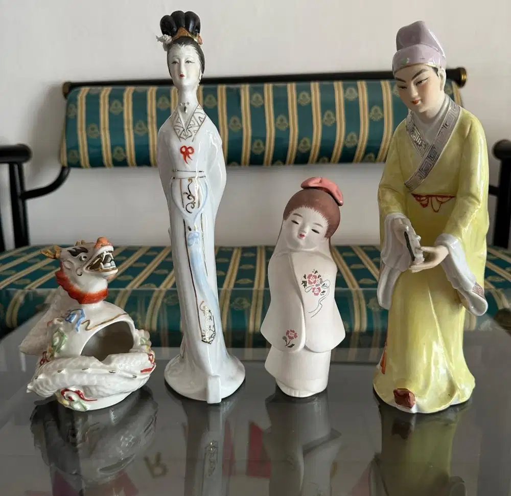 Patung porselan keraming 4pcs