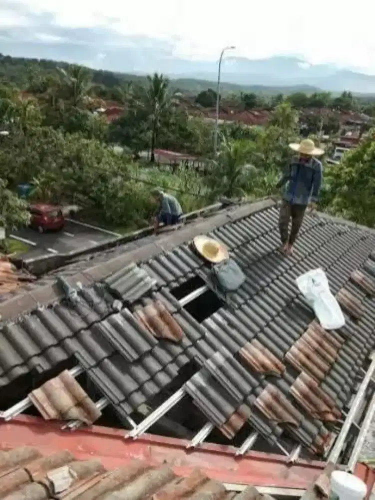 Tukang atap bocor bocor plapon plitur pasang keramik granit .renovasi