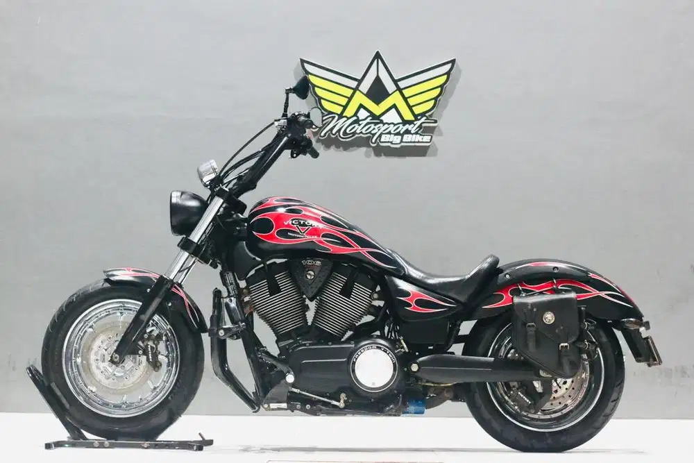 Victory vegas high-ball 1750 like new Triumph Sportster 48 Fatboy