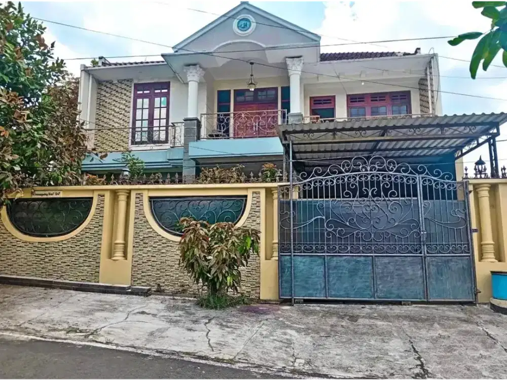 Rumah Luxury 2 Lt di Jl Sawunggaling Selatan Padangsari Banyumanik Semarang