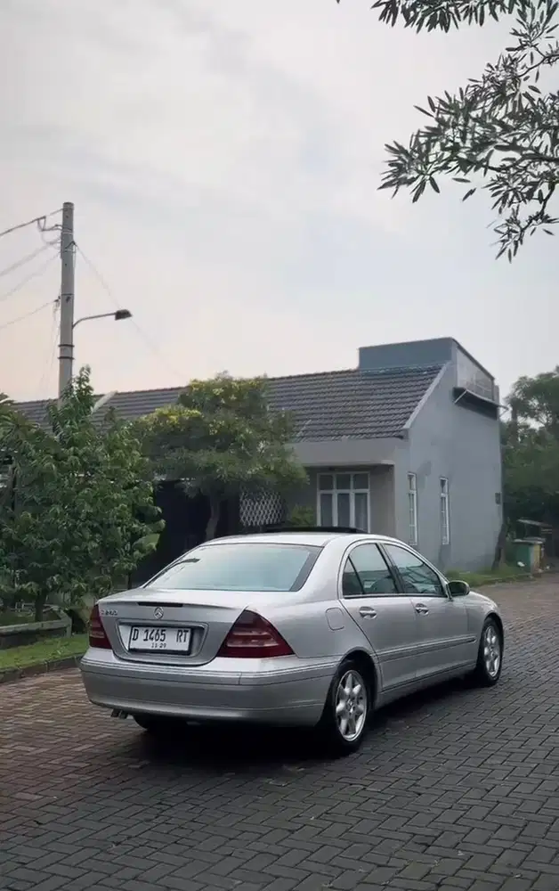 Mercedes-Benz C240 2002 Bensin