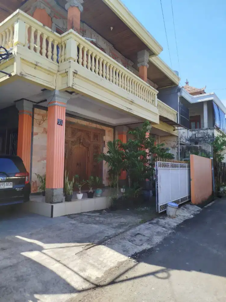 Beli Rumah Dua lantai seharga tanah, di lokasi strategis