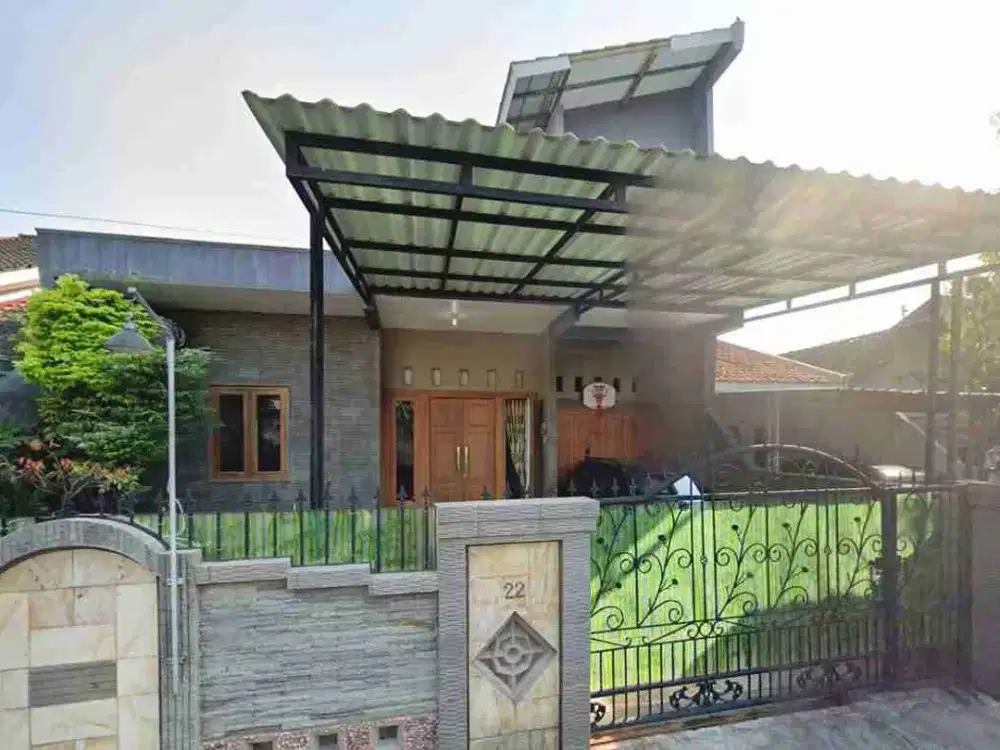 Rumah 1,5 Lt di Jl Menjangan Dalam Palebon Pedurungan Semarang