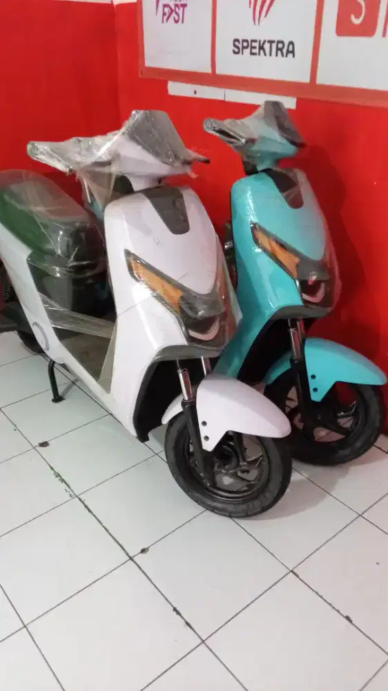 uwinfly d 75 warna biru dan unggu