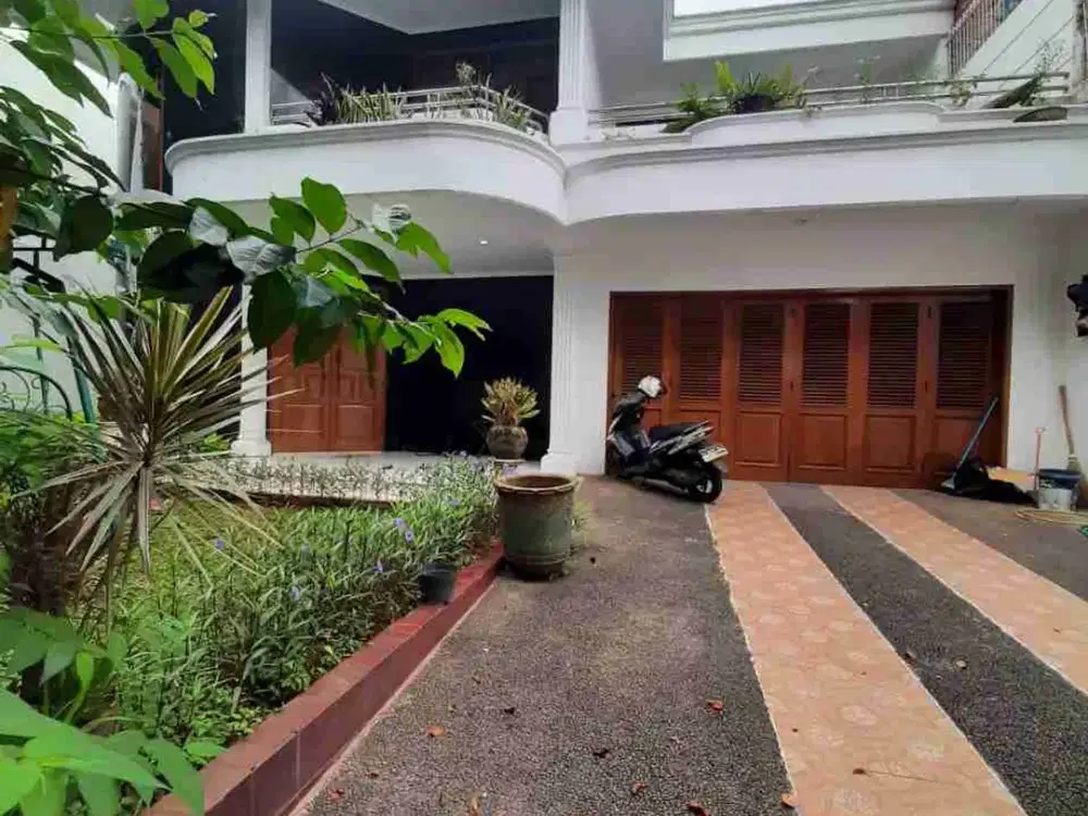 DIJUAL RUMAH PONDOK INDAH SIAP HUNI JAKARTA SELATAN