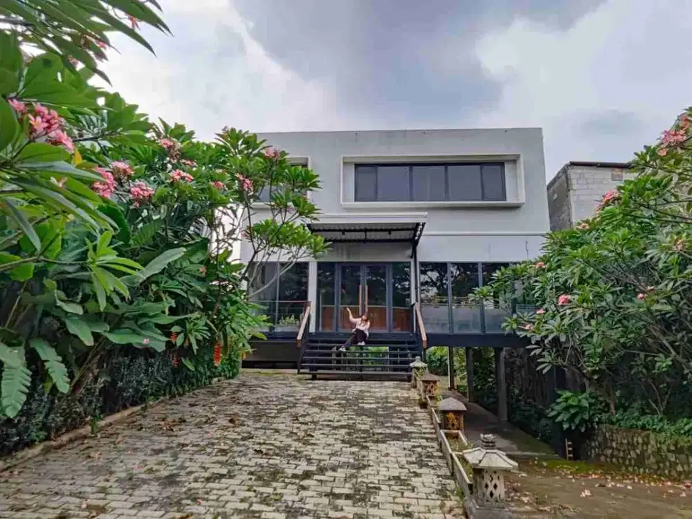 Dijual Gedung Cocok untuk restoran, cafe di jalan utama Raden Saleh karang Tengah