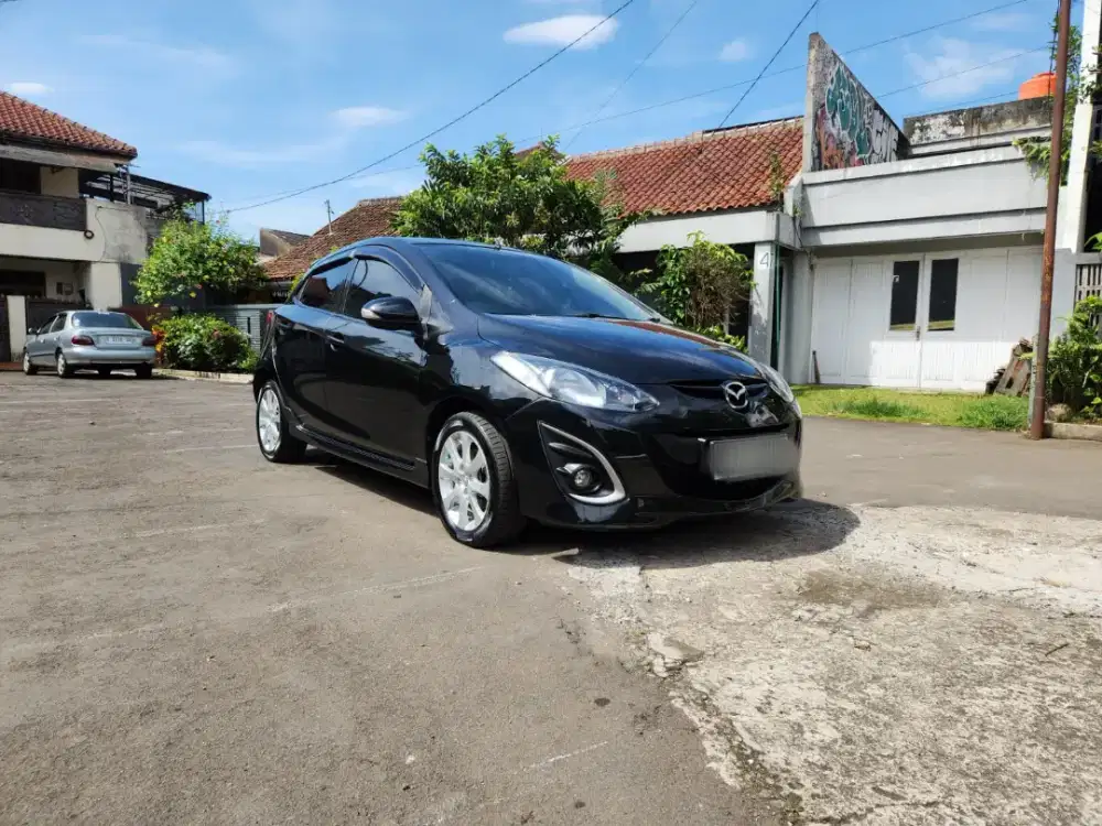 Mazda 2 R Automatic Tahun 2013