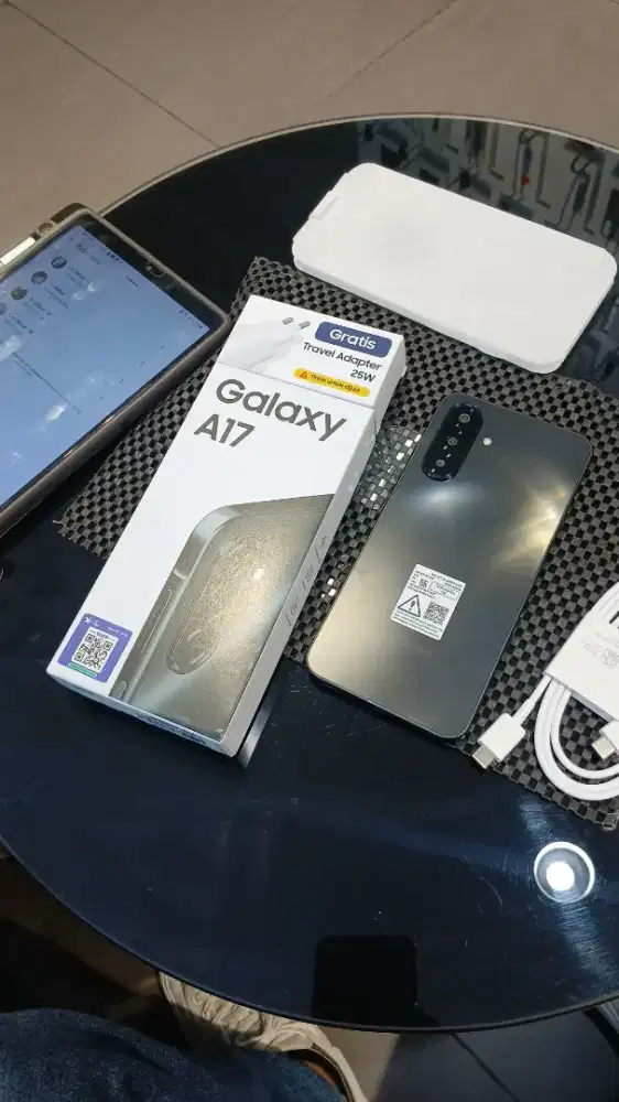 Samsung A17 8/128