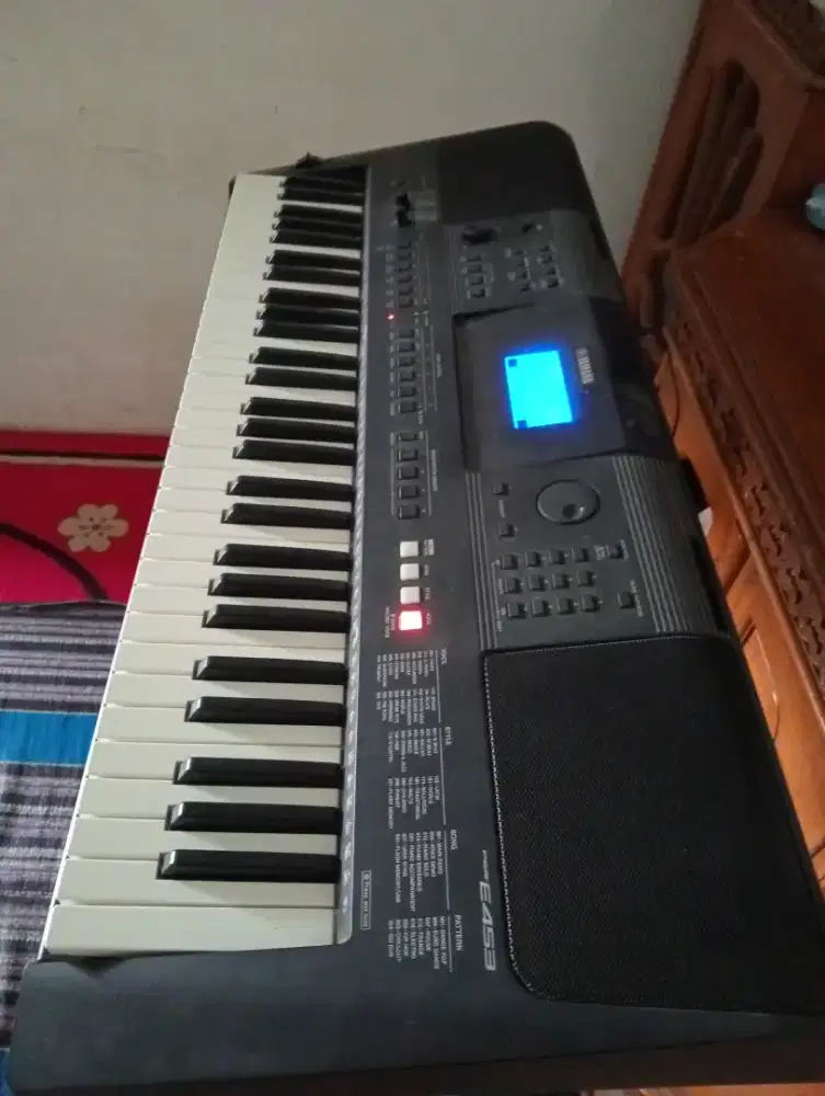 Yamaha PSR E453