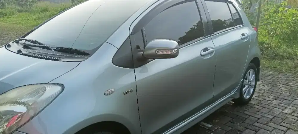 Yaris 2012 E manual