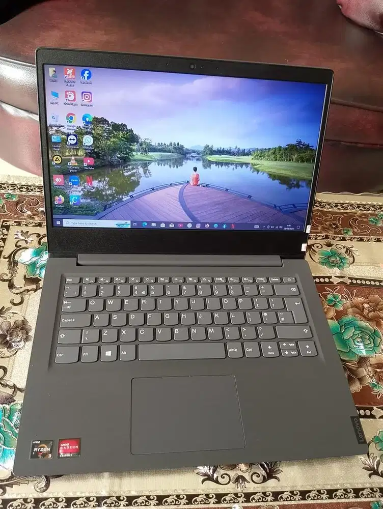 Lenovo slim3  Ryzen 3 3350 Ram 8gb  Ssd 256gb