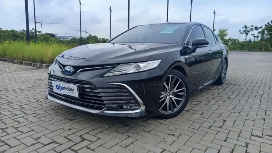 Toyota Camry 2.5 Hybrid-AT 2022 Hitam