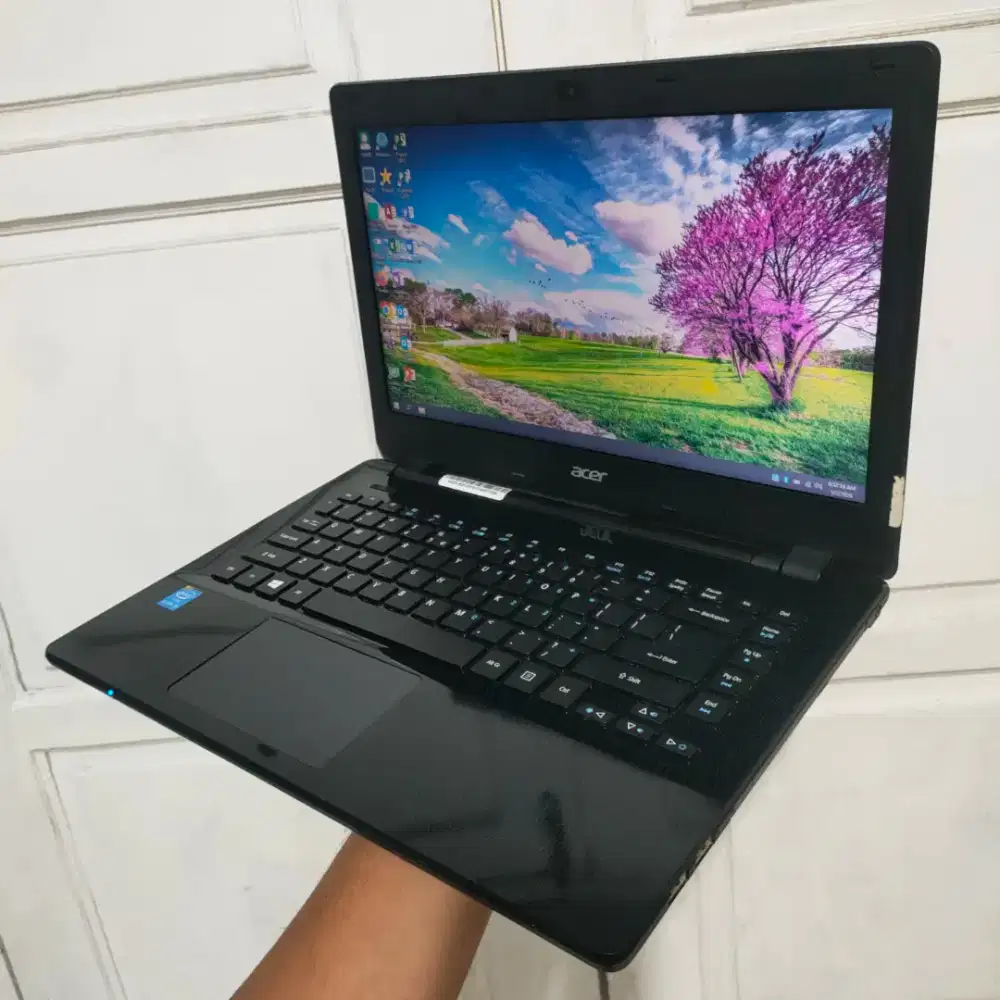 Laptop Acer E5-471 Core i3 4005U Ram 4GB
